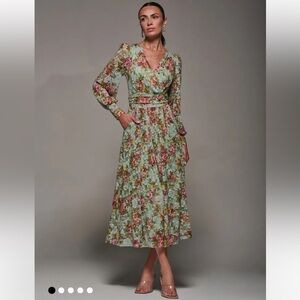 Jolie Moi Green Long Sleeve Printed Lace Maxi Dress